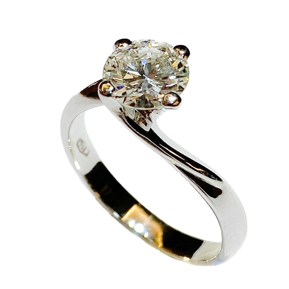 Anello solitario \