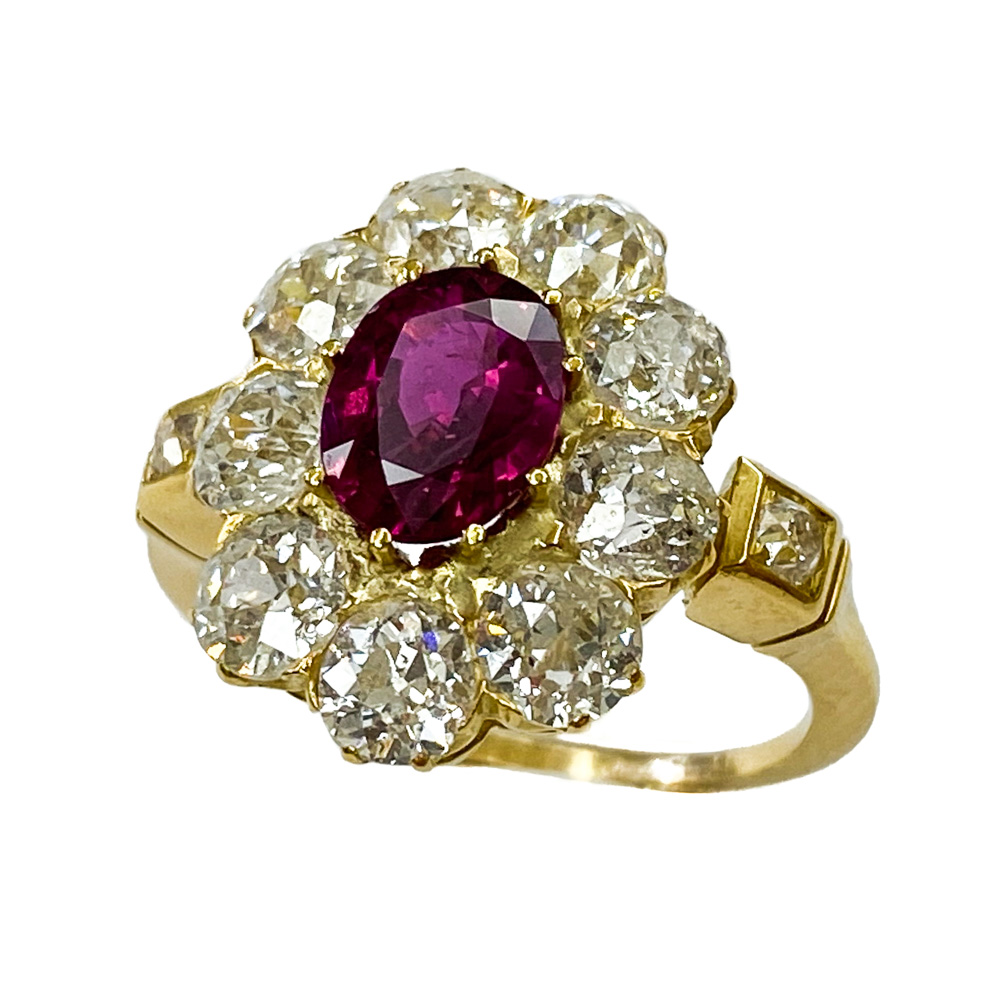 Anello in oro giallo 18 karati con rubino e diamanti Italia