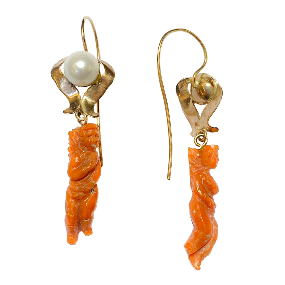 Coral, Onyx, Tsavorite, Diamonds and Platinum Dangle Earrings, 1950s, Set  of 2 for sale at Pamono