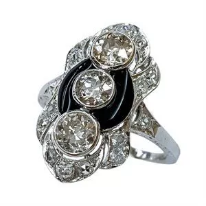 18 karat white gold ring with old-cut diamonds and onyx- Italy 1920s