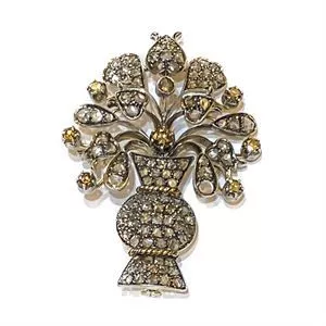 Brooch shaped as a flower vase made of Gold and Silver with rose-cut diamonds - Italy 20th Century