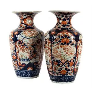 Coppia di vasi in porcellana Imari - Giappone XIX sec.