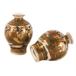 Coppia di vasi in porcellana Satsuma - Giappone XIX sec.
