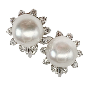Orecchini in oro bianco 18 karati con perle naturali e diamanti - Italia anni '50