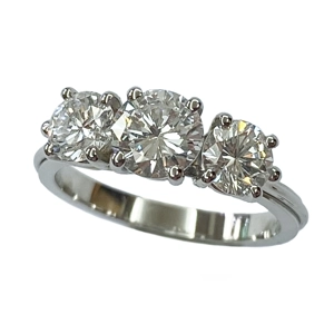 Anello trilogy in platino e diamanti - Italia