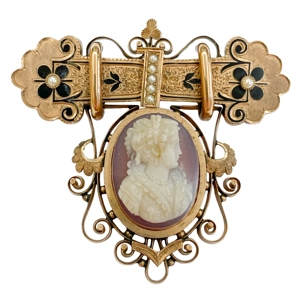 14 karat red gold brooch with a carnelian cameo - Austria 19th century