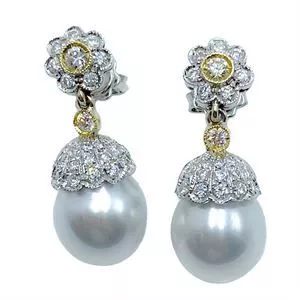 Orecchini in Oro 18 karati perle australiane e brillanti