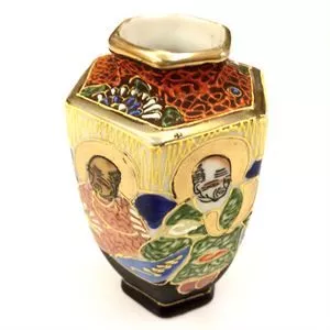 Satzuma vase with red enamel seal - Japan 1950