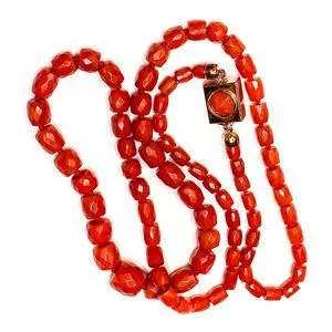 Natural coral and 14 karat gold necklace - Italy early 1900s