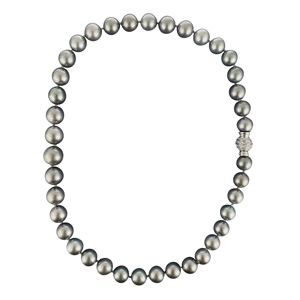 Tahitian pearl necklace with 18 karat gold clasp and diamonds - Italy