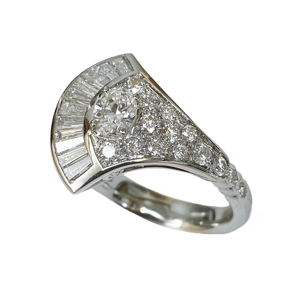 18 karat white gold ring with diamonds - Italy