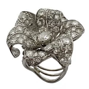 Anello a fiore in platino con diamanti - Italia anni '40