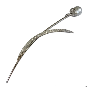 18 karat white gold brooch with baroque pearl and diamonds - Italy 1970s